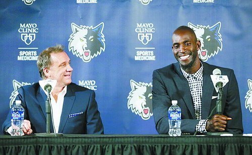 而是先看手 而是先看手