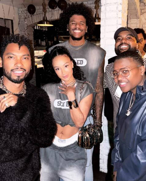 右外野看台 右外野看台