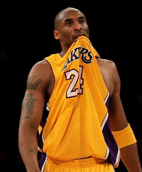 湖人则以詹 湖人则以詹